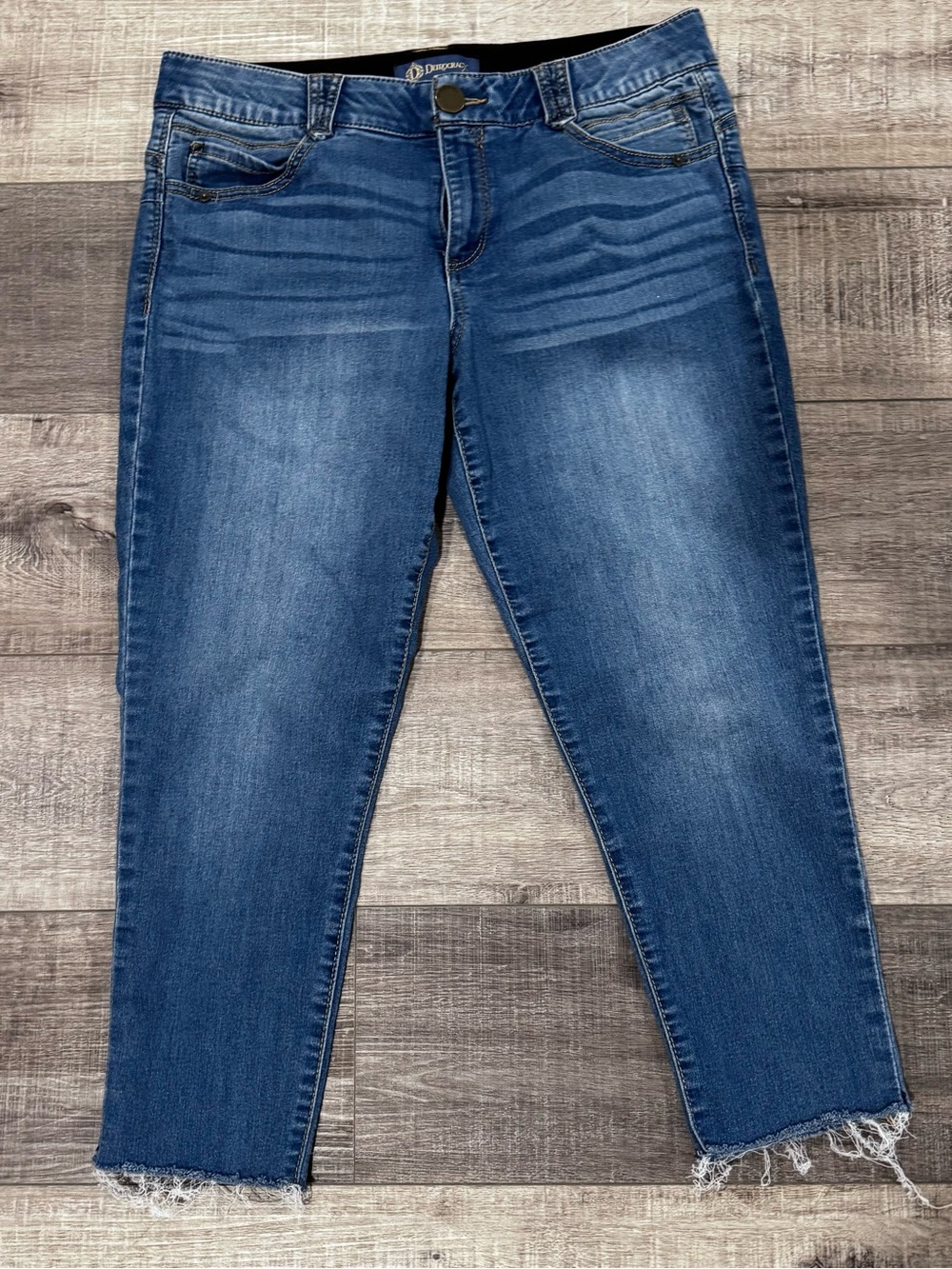 Democracy Women's Medium Blue Crop Skinny Jeans with Frayed Hem